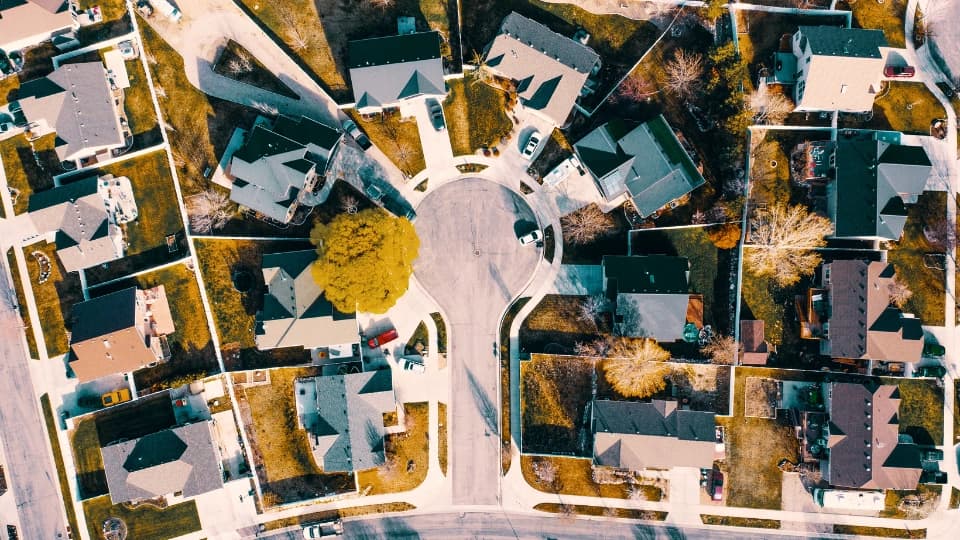 Aerial view of cul de sac and homes